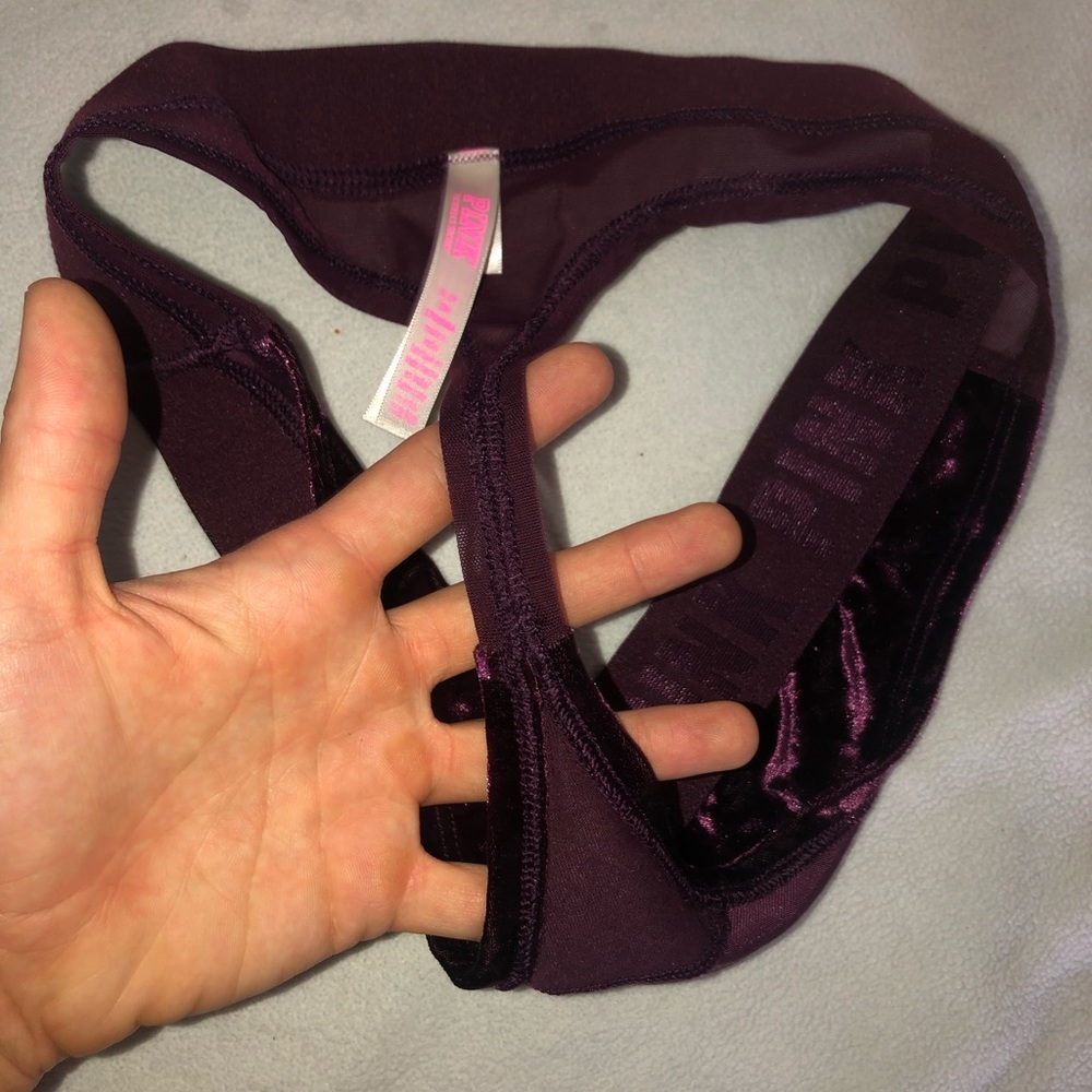Pink thong - Picture 4 of 4